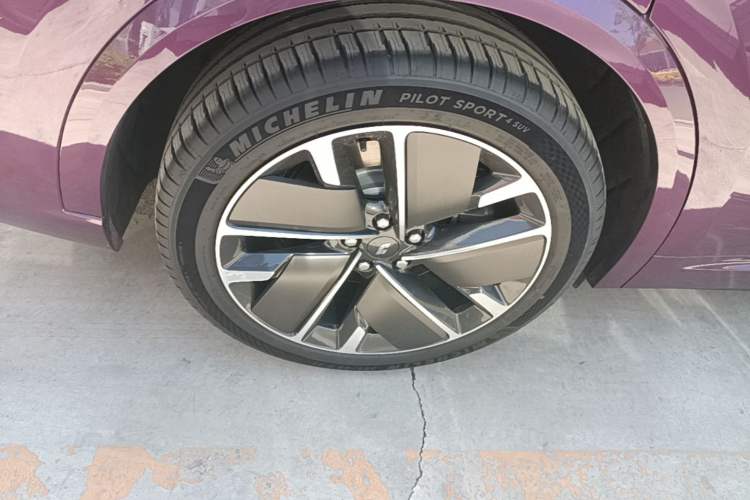 Used Li Auto L9 2025 Ultra Smart Refreshed Edition Right Rear Wheel Hub