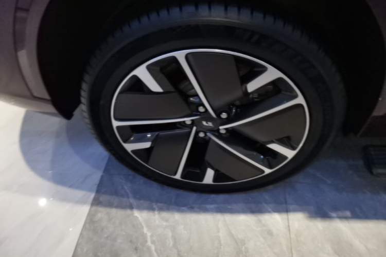 Used Li Auto L9 2025 Ultra Smart Refreshed Edition Right Rear Wheel Hub