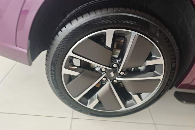 Used Li Auto L9 2025 Ultra Smart Refreshed Edition Right Rear Wheel Hub
