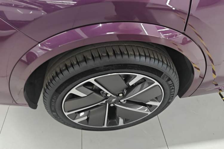 Used Li Auto L9 2025 Ultra Smart Refreshed Edition Right Rear Wheel Hub