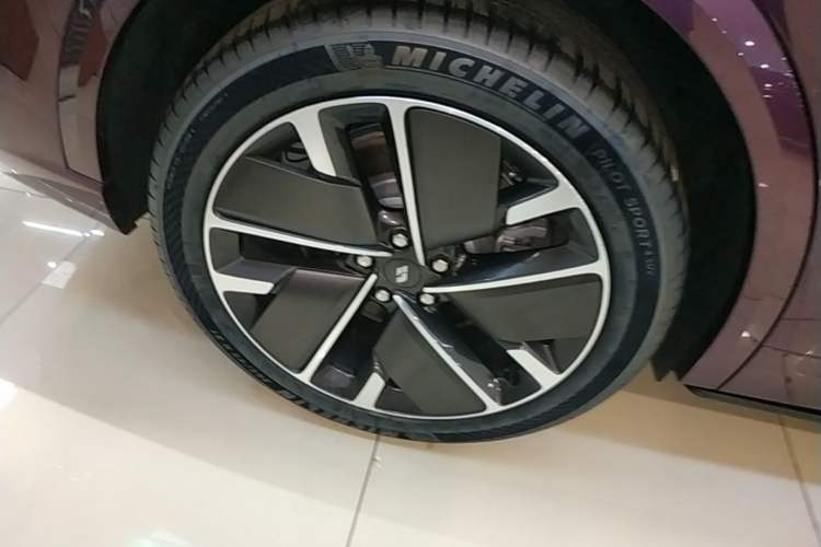 Used Li Auto L9 2025 Ultra Smart Refreshed Edition Right Rear Wheel Hub