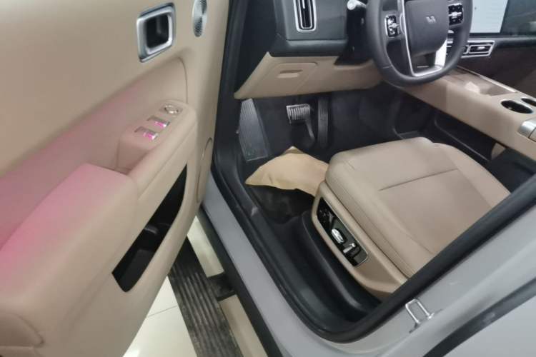 Used Li Auto L9 2025 Ultra Smart Refreshed Edition Driver Seat