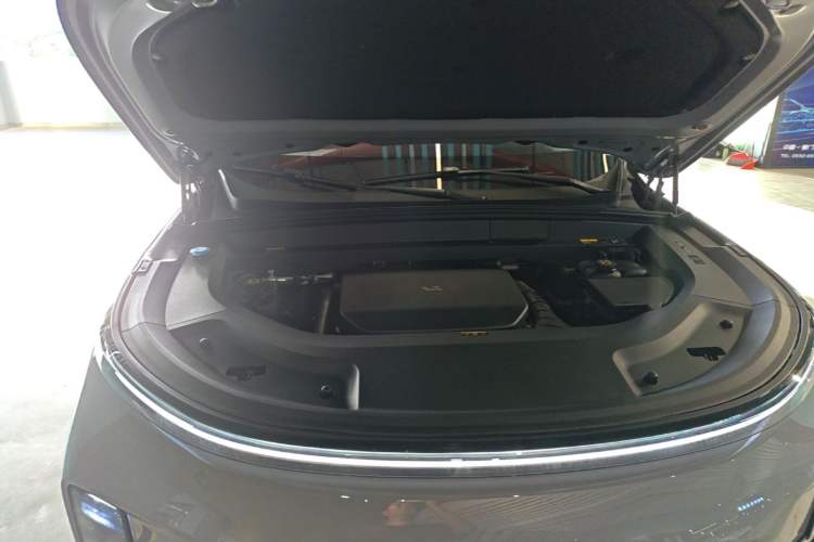 Used Li Auto L9 2025 Ultra Smart Refreshed Edition Engine Bay