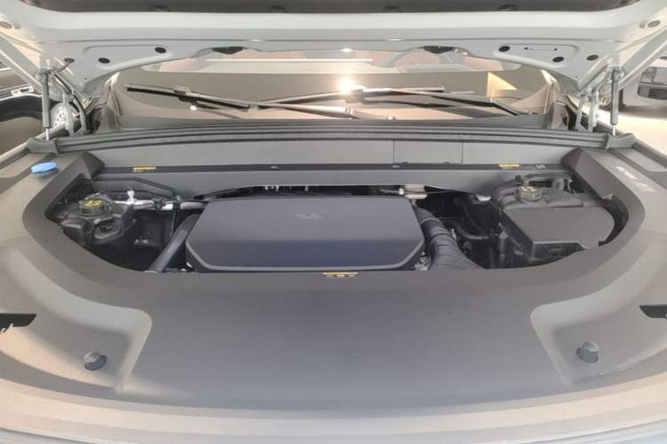 Used Li Auto L9 2025 Ultra Smart Refreshed Edition Engine Bay