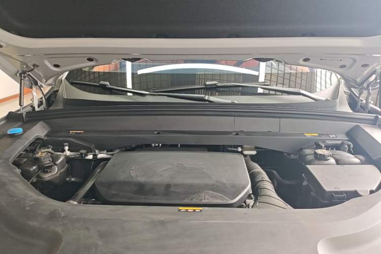 Used Li Auto L9 2025 Ultra Smart Refreshed Edition Engine Bay