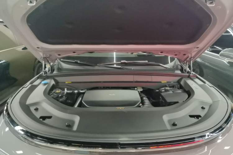 Used Li Auto L9 2025 Ultra Smart Refreshed Edition Engine Bay
