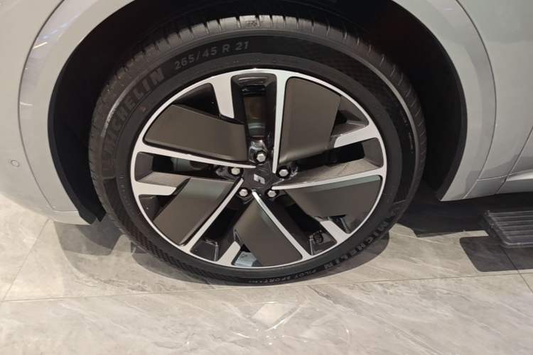 Used Li Auto L9 2025 Ultra Smart Refreshed Edition Exterior 4
