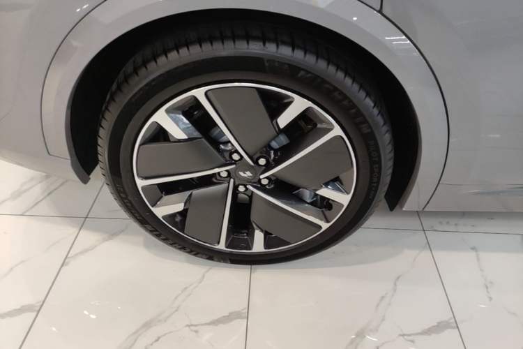 Used Li Auto L9 2025 Pro Smart Refreshed Edition Exterior 5