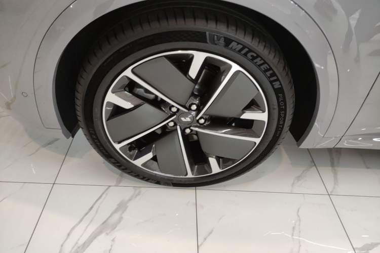 Used Li Auto L9 2025 Pro Smart Refreshed Edition Left Front Wheel Hub