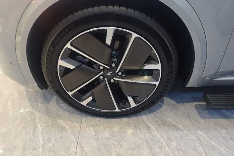 Used Li Auto L9 2025 Ultra Smart Refreshed Edition Left Front Wheel Hub