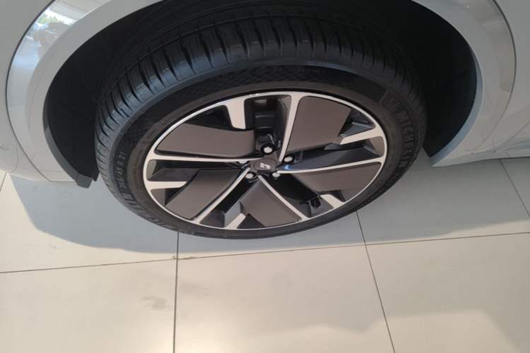 Used Li Auto L9 2025 Ultra Smart Refreshed Edition Left Front Wheel Hub