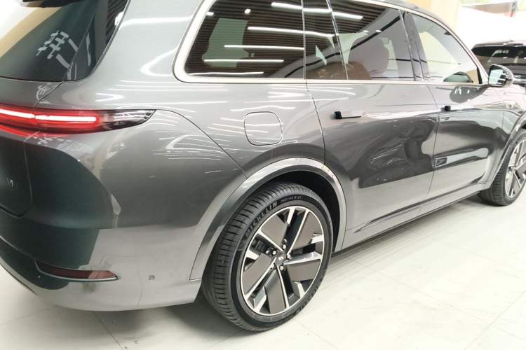 Used Li Auto L9 2025 Ultra Smart Refreshed Edition Rear Right 45 Deg