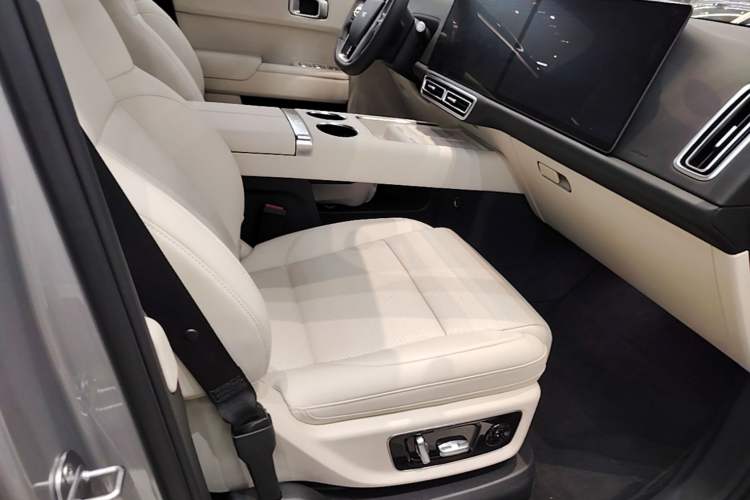 Used Li Auto L9 2025 Ultra Smart Refreshed Edition Right Front Seat