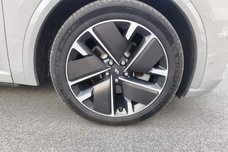 Used Li Auto L9 2025 Ultra Smart Refreshed Edition
