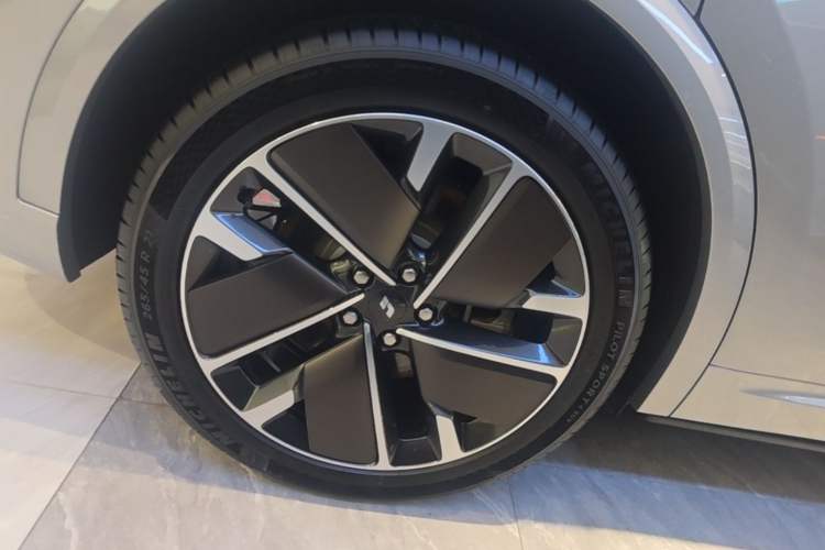 Used Li Auto L9 2025 Ultra Smart Refreshed Edition Right Rear Wheel Hub