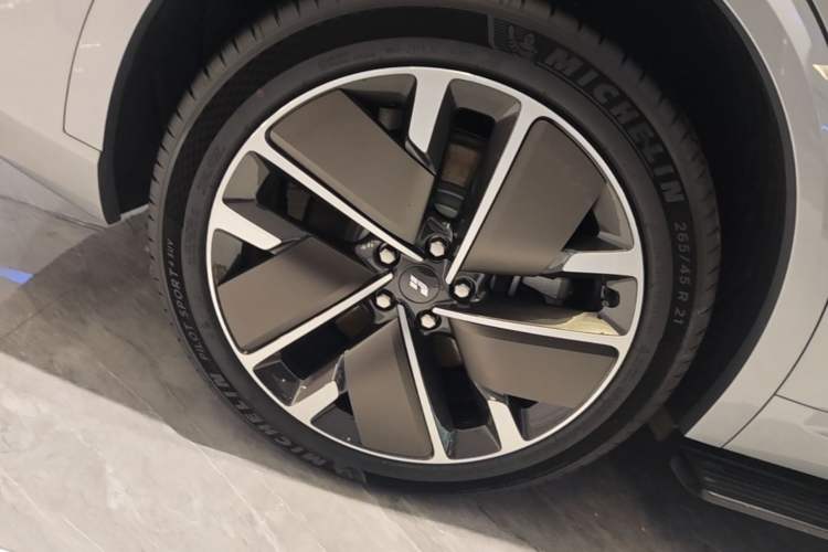 Used Li Auto L9 2025 Ultra Smart Refreshed Edition Right Rear Wheel Hub