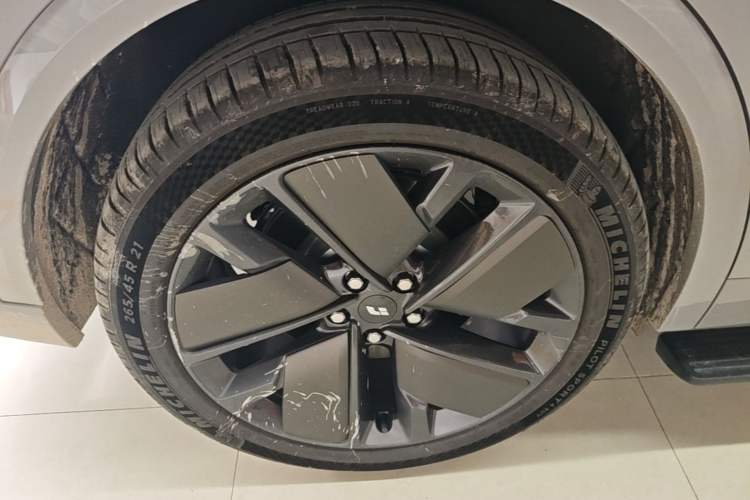 Used Li Auto L9 2025 Ultra Smart Refreshed Edition Right Rear Wheel Hub