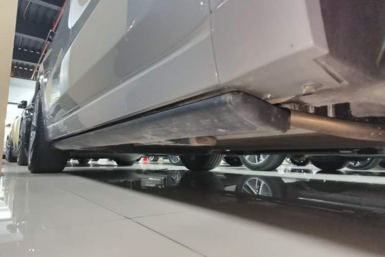 Used Li Auto L9 2025 Ultra Smart Refreshed Edition Right Side Sill