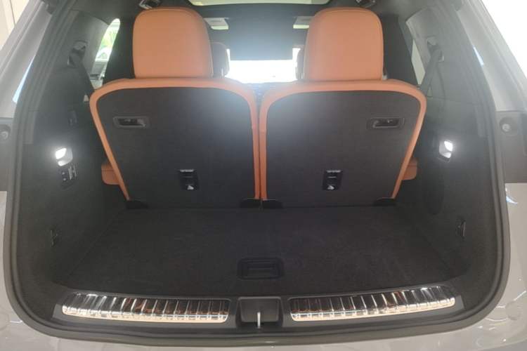Used Li Auto L9 2025 Ultra Smart Refreshed Edition Trunk