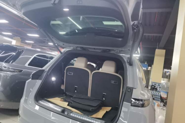 Used Li Auto L9 2025 Ultra Smart Refreshed Edition Trunk