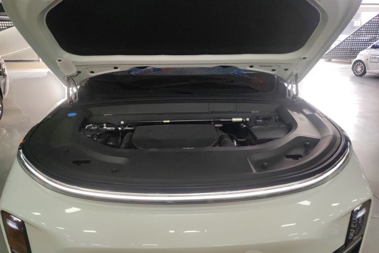 Used Li Auto L9 2025 Ultra Smart Refreshed Edition Engine Bay