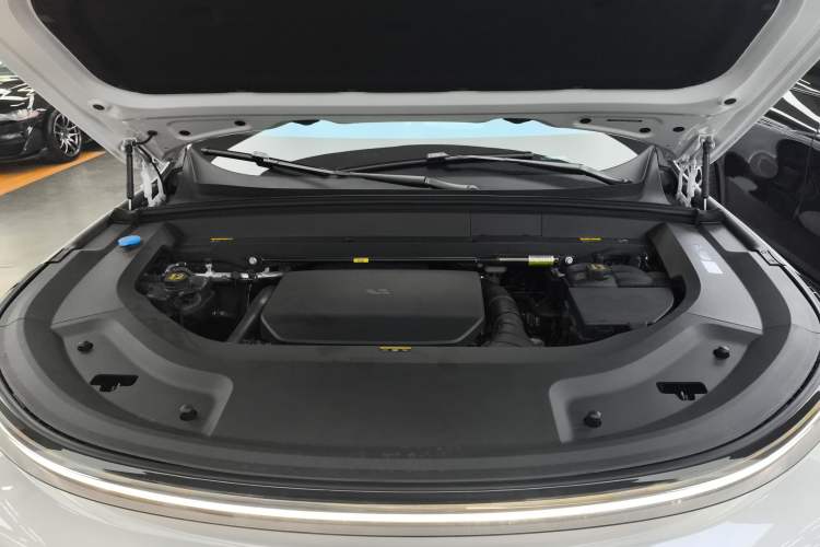 Used Li Auto L9 2025 Ultra Smart Refreshed Edition Engine Bay