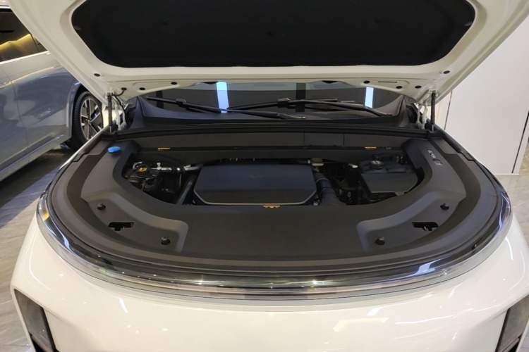 Used Li Auto L9 2025 Ultra Smart Refreshed Edition Engine Bay