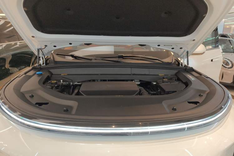 Used Li Auto L9 2025 Ultra Smart Refreshed Edition Engine Bay