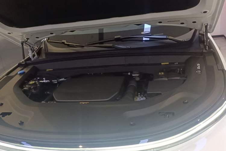 Used Li Auto L9 2025 Ultra Smart Refreshed Edition Engine Bay