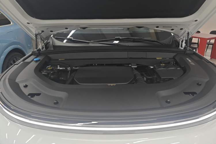 Used Li Auto L9 2025 Ultra Smart Refreshed Edition Engine Bay