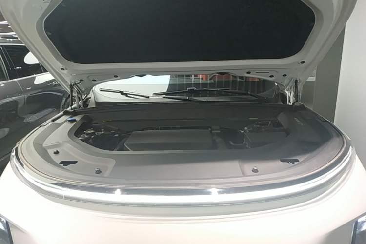 Used Li Auto L9 2025 Ultra Smart Refreshed Edition Engine Bay