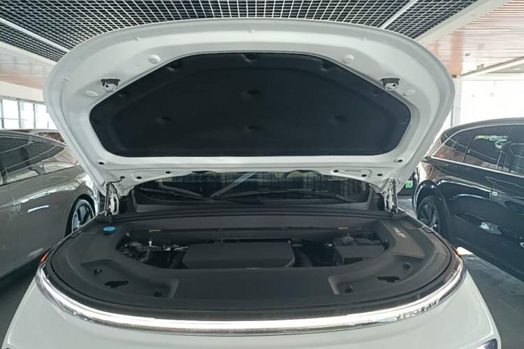 Used Li Auto L9 2025 Ultra Smart Refreshed Edition Engine Bay