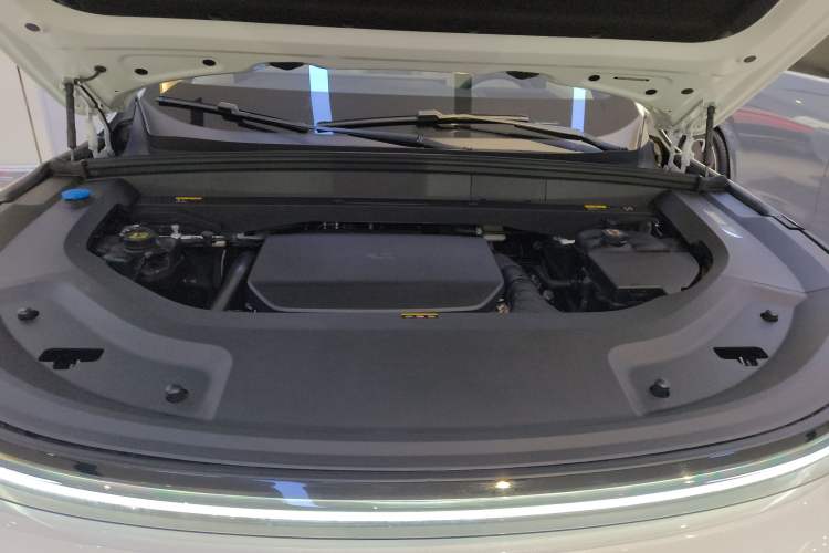Used Li Auto L9 2025 Ultra Smart Refreshed Edition Engine Bay