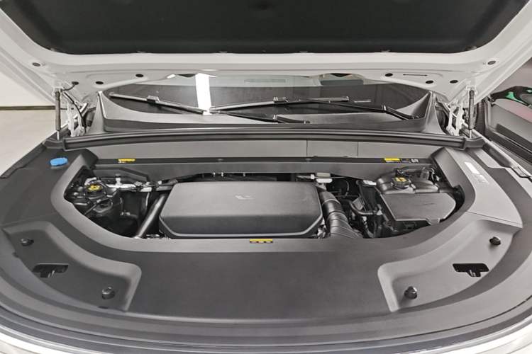 Used Li Auto L9 2025 Ultra Smart Refreshed Edition Engine Bay