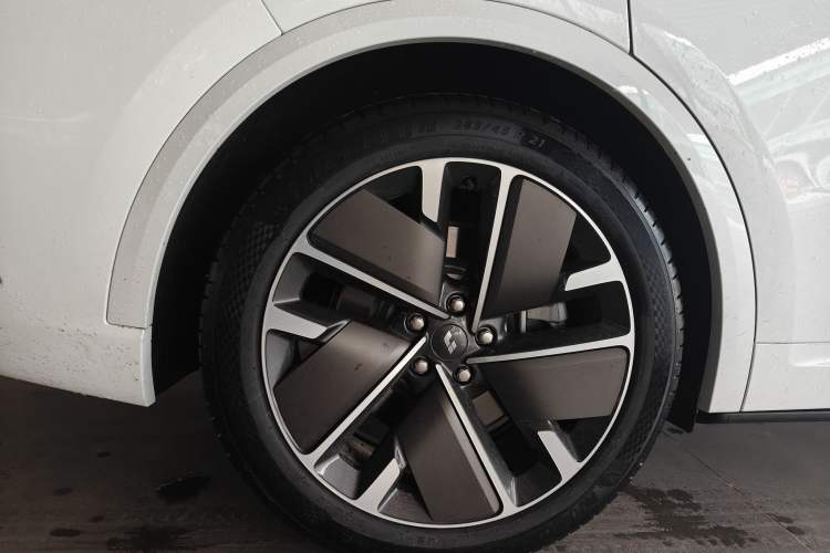 Used Li Auto L9 2025 Ultra Smart Refreshed Edition Exterior 11