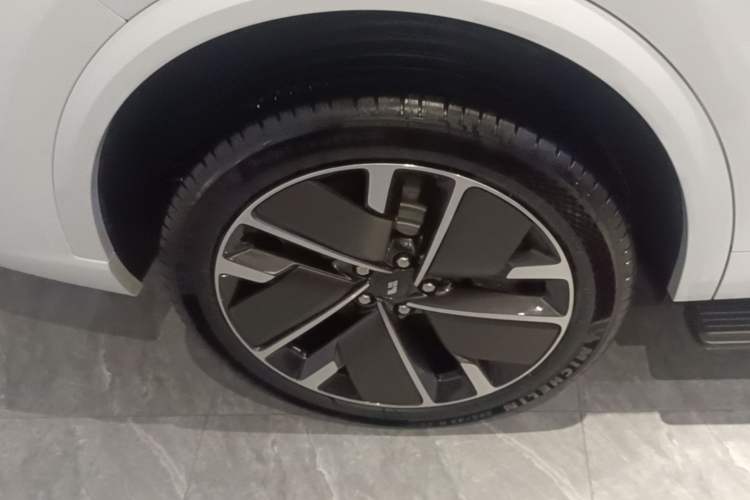 Used Li Auto L9 2025 Ultra Smart Refreshed Edition Exterior 5