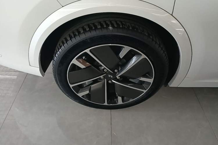 Used Li Auto L9 2025 Ultra Smart Refreshed Edition Exterior 5