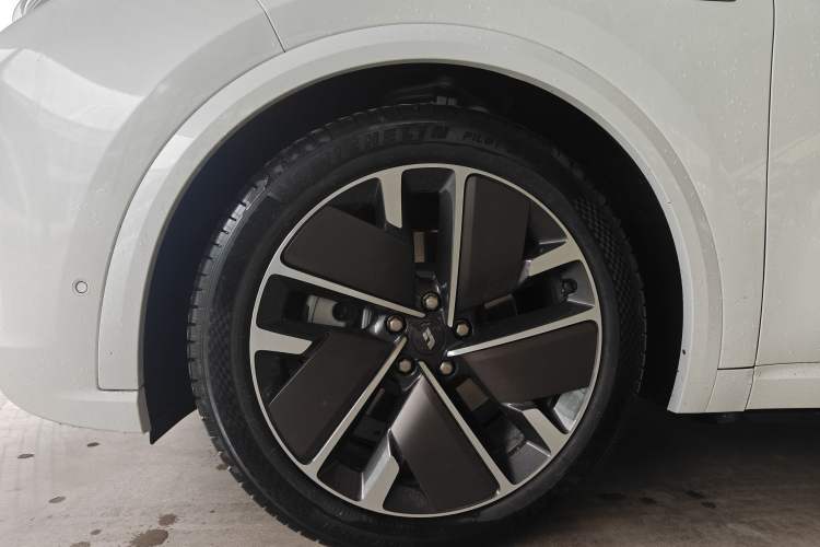 Used Li Auto L9 2025 Ultra Smart Refreshed Edition Exterior 9