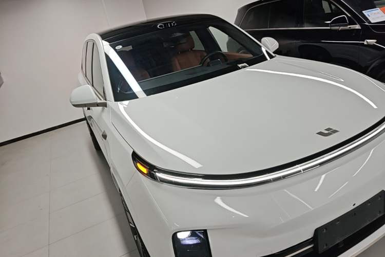 Used Li Auto L9 2025 Ultra Smart Refreshed Edition Front Right 45 Deg