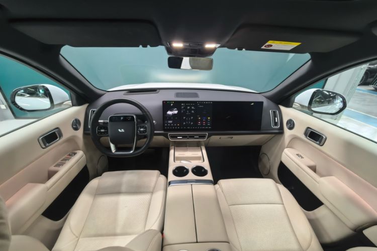 Used Li Auto L9 2025 Ultra Smart Refreshed Edition Interior 3