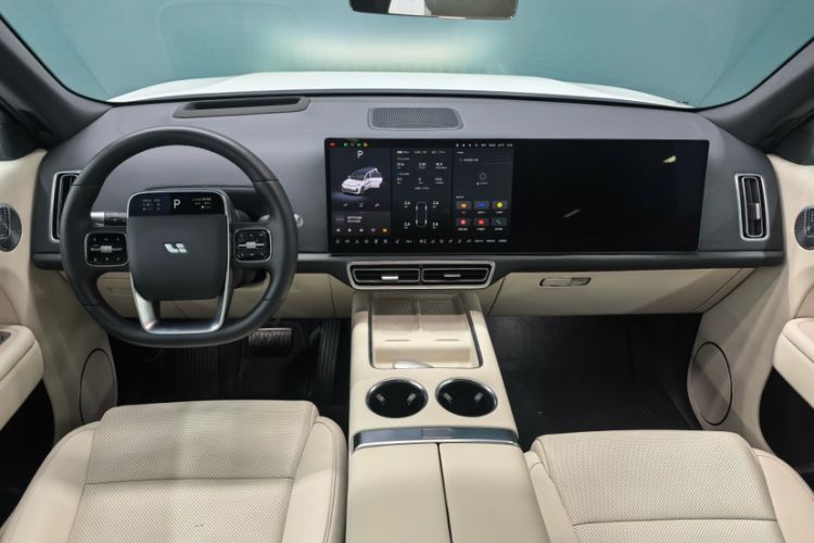 Used Li Auto L9 2025 Ultra Smart Refreshed Edition Interior 4
