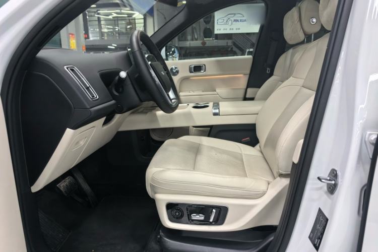 Used Li Auto L9 2025 Ultra Smart Refreshed Edition Interior 6