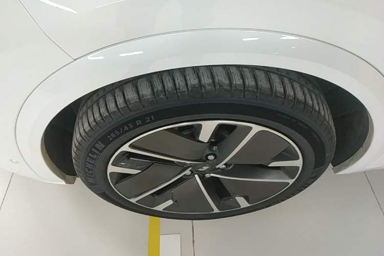 Used Li Auto L9 2025 Ultra Smart Refreshed Edition Left Front Wheel Hub