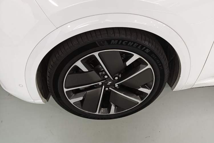 Used Li Auto L9 2025 Ultra Smart Refreshed Edition Left Front Wheel Hub