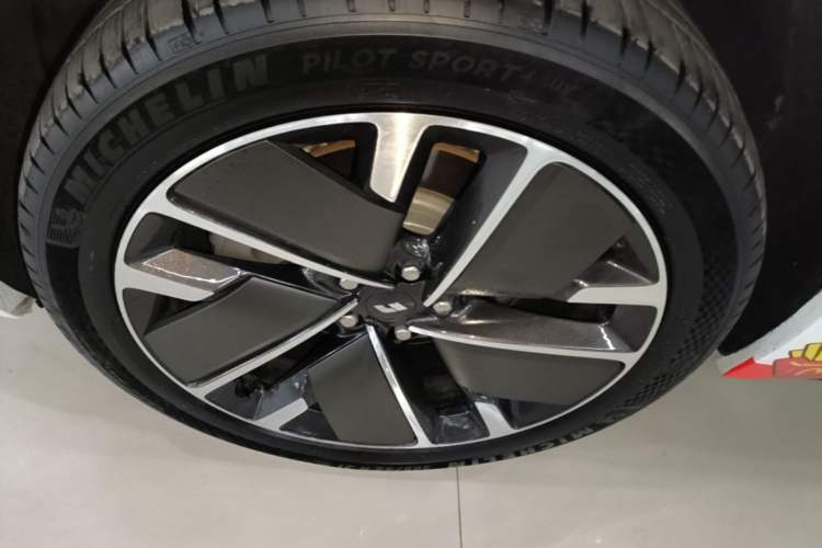 Used Li Auto L9 2025 Ultra Smart Refreshed Edition Left Front Wheel Hub