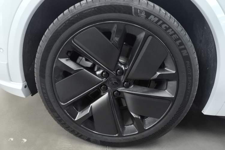 Used Li Auto L9 2025 Ultra Smart Refreshed Edition Left Front Wheel Hub