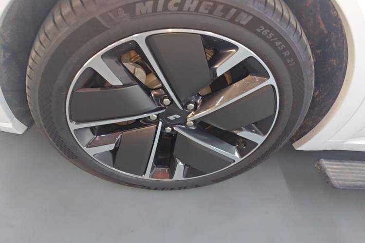 Used Li Auto L9 2025 Ultra Smart Refreshed Edition Left Front Wheel Hub