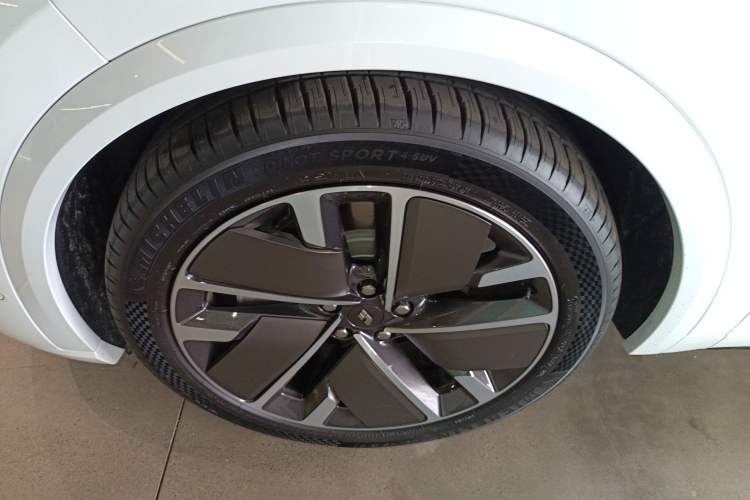 Used Li Auto L9 2025 Ultra Smart Refreshed Edition Left Front Wheel Hub
