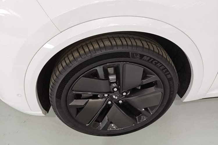 Used Li Auto L9 2025 Ultra Smart Refreshed Edition Left Front Wheel Hub