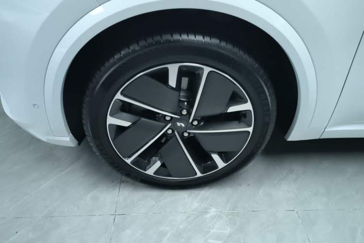 Used Li Auto L9 2025 Pro Smart Refreshed Edition Left Front Wheel Hub